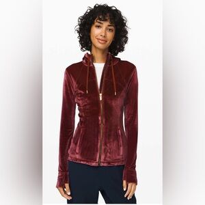 Lululemon Define Hooded Jacket *Velvet
Garnet 🍒